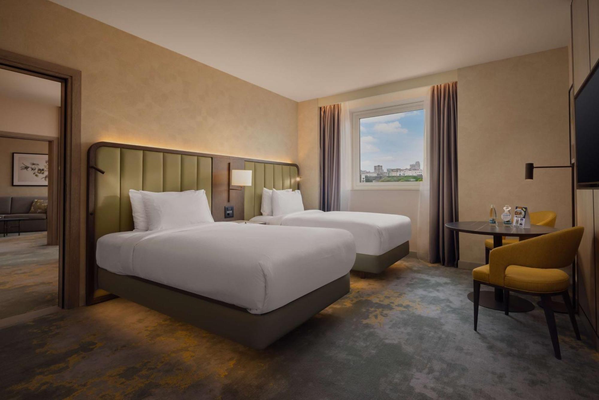 ฮิลตัน โซเฟีย โฮเต็ล Hotel ภายนอก รูปภาพ